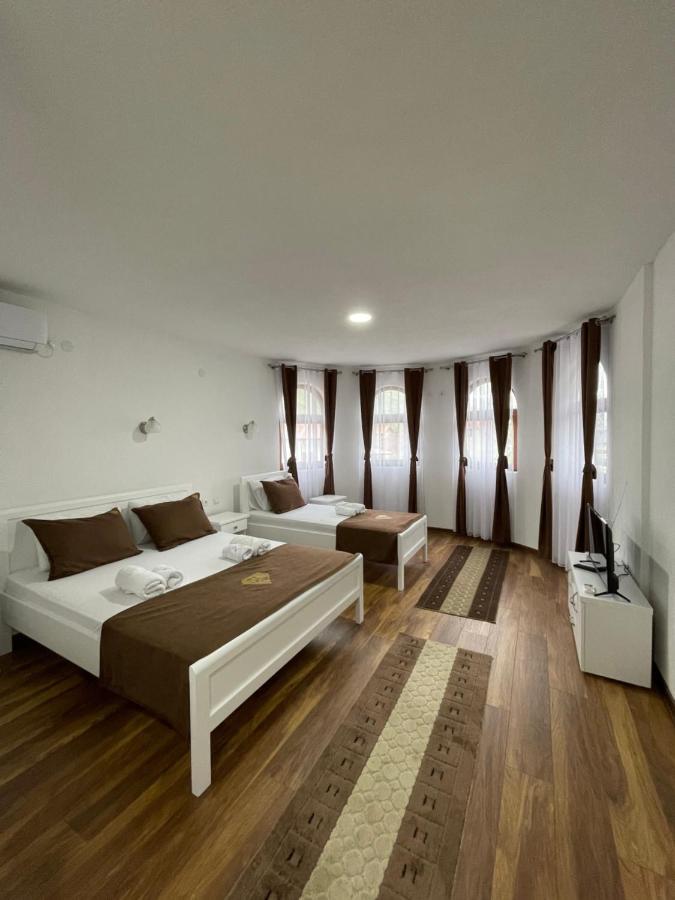 Hotel5E Plav Buitenkant foto