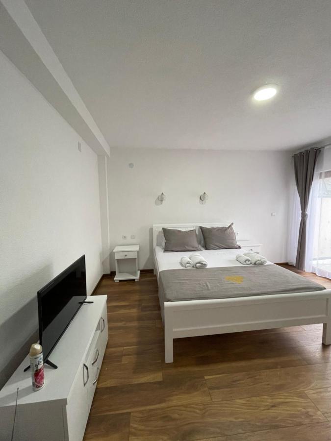 Hotel5E Plav Buitenkant foto
