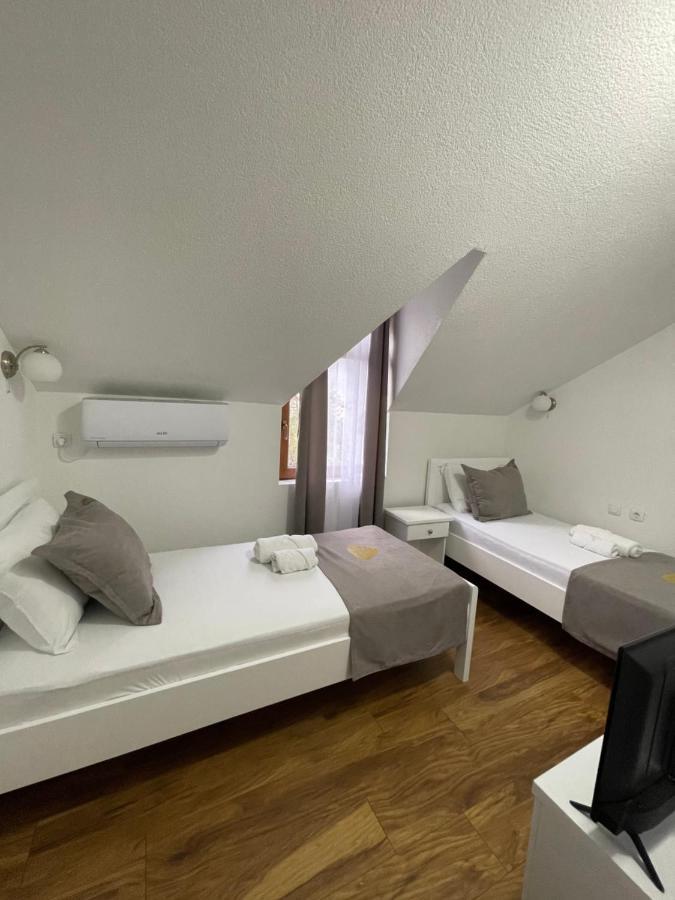 Hotel5E Plav Buitenkant foto